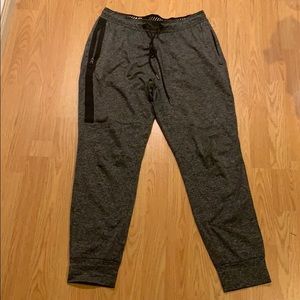American Eagle men’s jogger pants